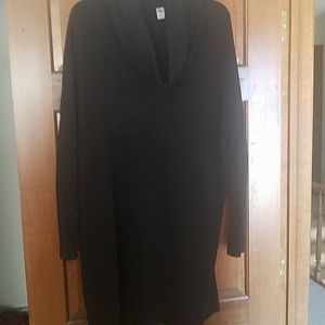 3/25 🌻 Black tunic sweater